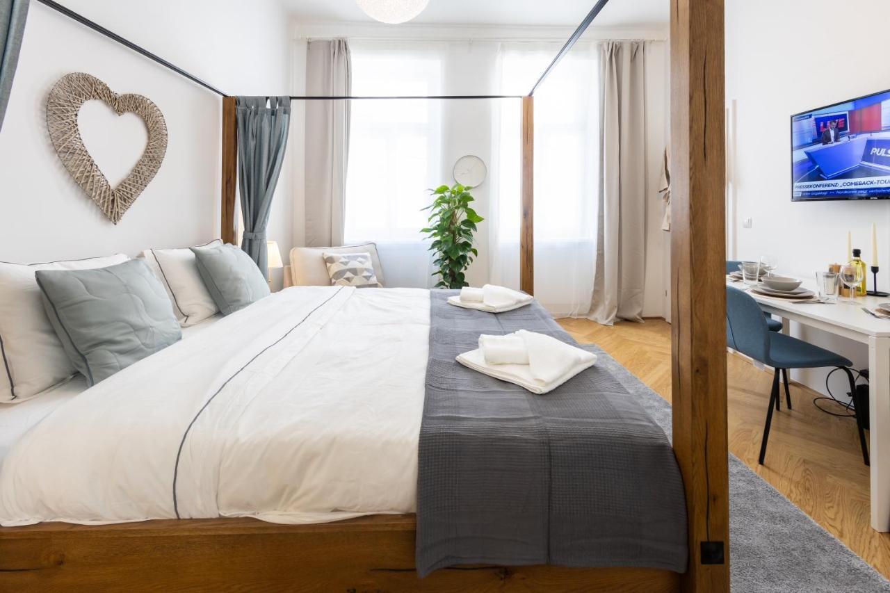 Regal Retreat Intimate Elegance Near Schoenbrunn Palace Vienna Luaran gambar
