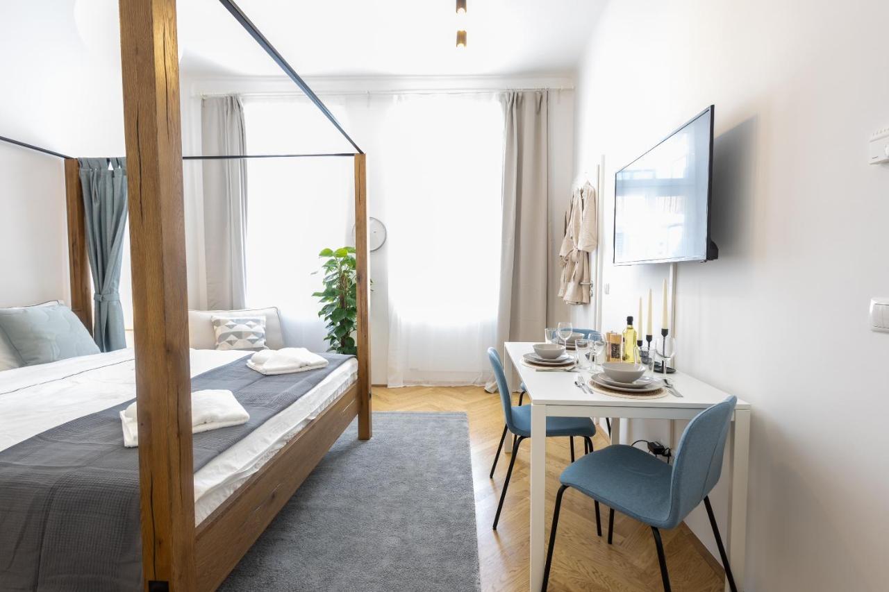 Regal Retreat Intimate Elegance Near Schoenbrunn Palace Vienna Luaran gambar
