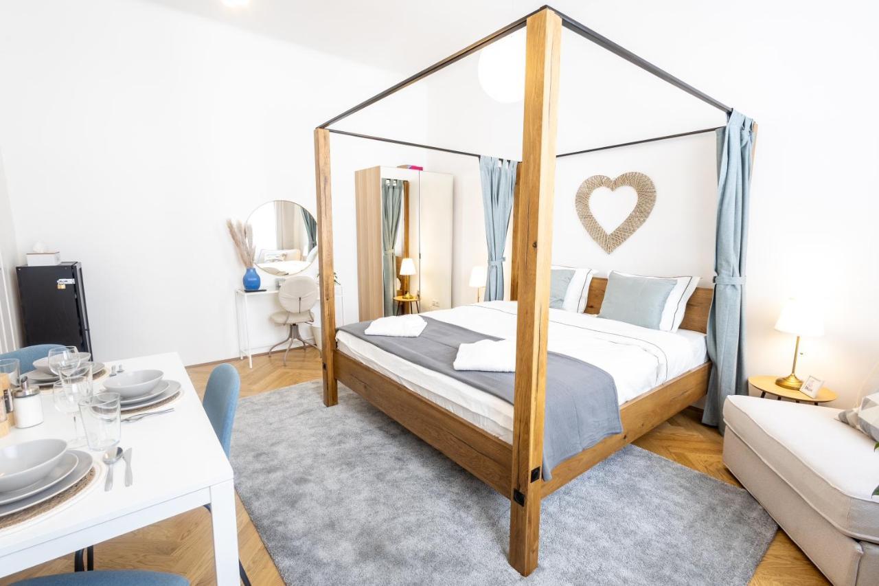 Regal Retreat Intimate Elegance Near Schoenbrunn Palace Vienna Luaran gambar