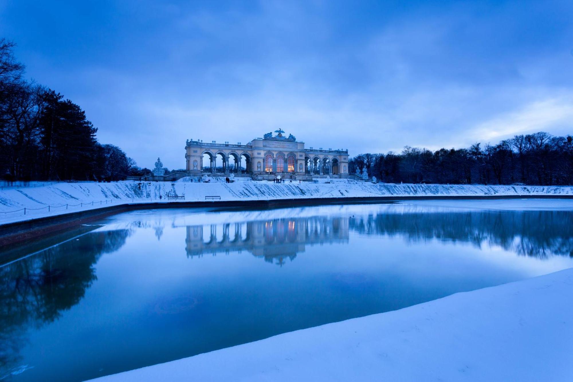 Regal Retreat Intimate Elegance Near Schoenbrunn Palace Vienna Luaran gambar